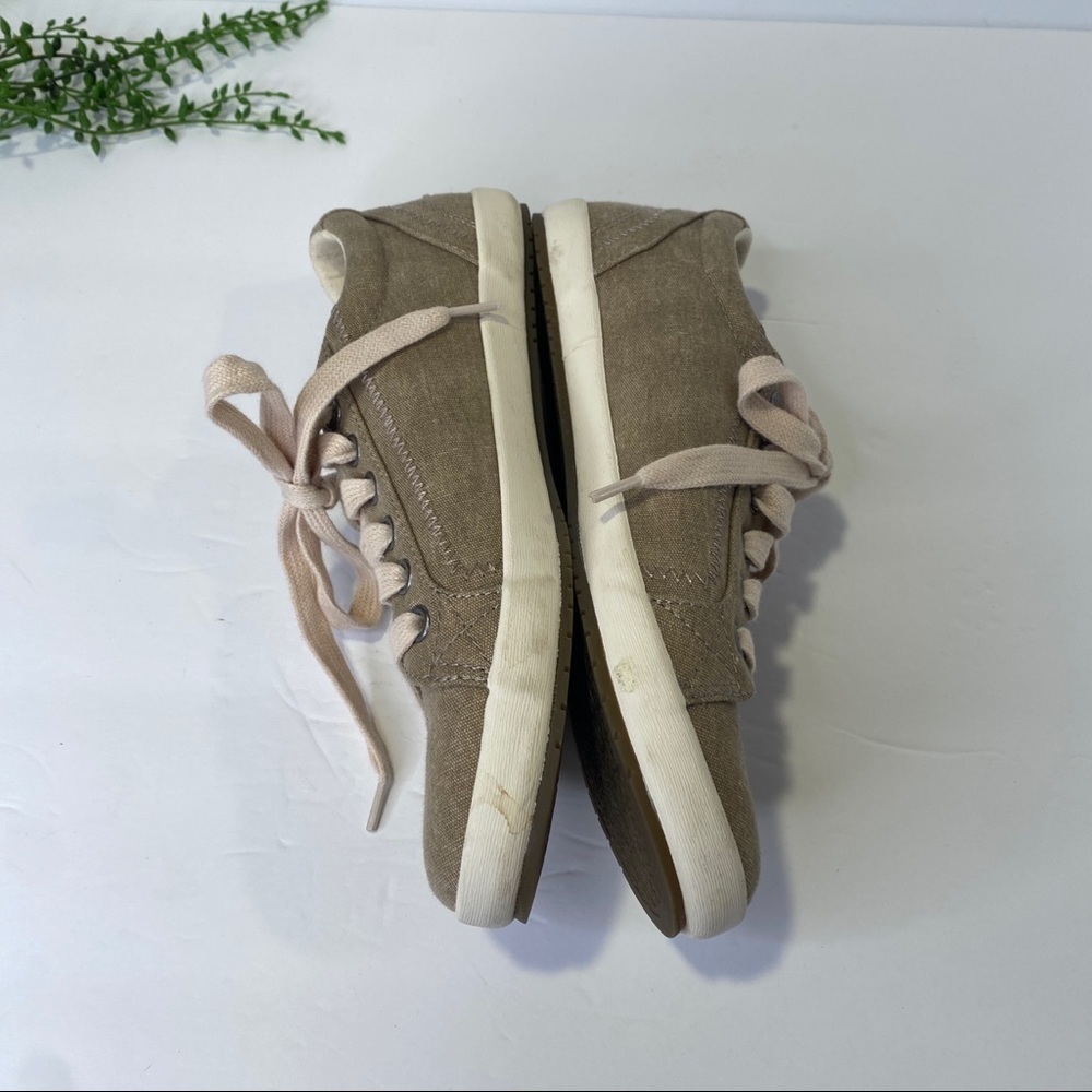 Taos Footwear Khaki Wash Canvas Star Sneakers Size 6-6.5M Lace Up Comfort Shoe - Picture 6 of 10